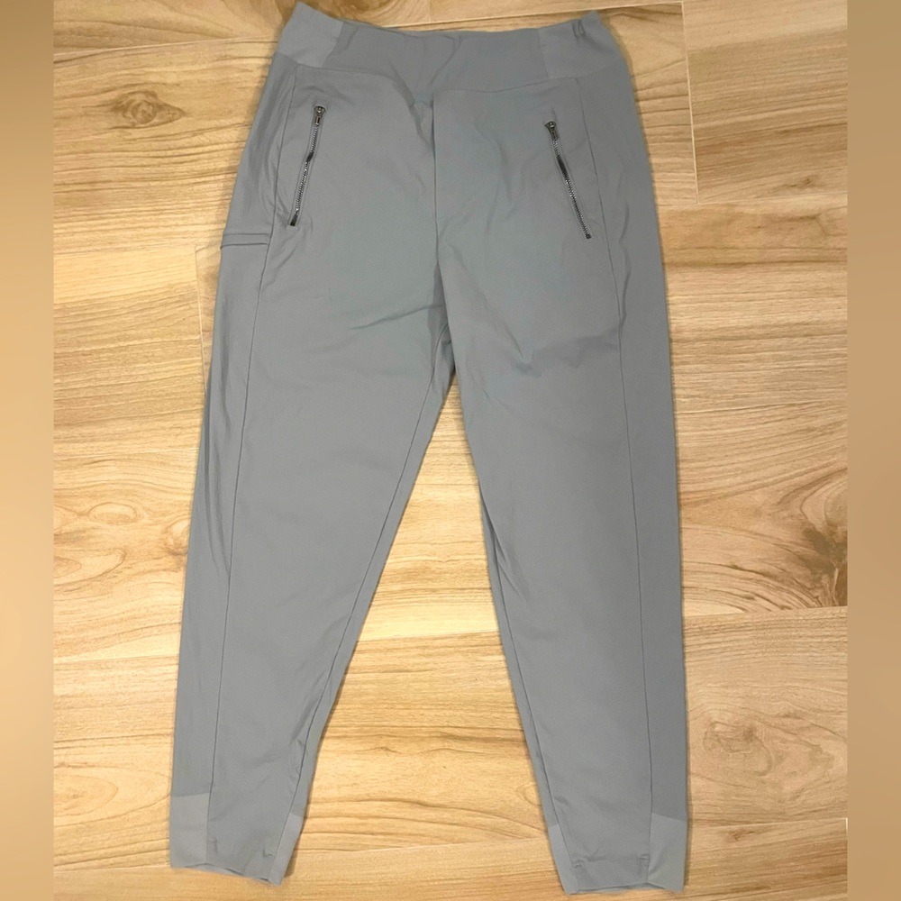 Athleta Trekkie North Joggers - Gray - Size 6 - Like New